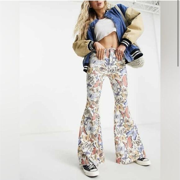 Free People Women Float On Flare Jeans Printed Butterflies Size 24 - Picture 3 of 16